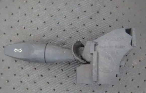 Ford Focus Indicator stalk 98ag13335ae