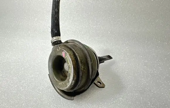Audi A4 S4 B6 8E 8H Turbo system vacuum part 