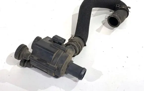 Audi Q8 Oil filter mounting bracket 06H121601P