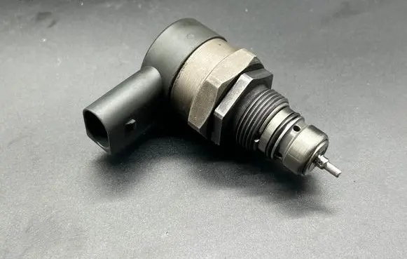 BMW 5 E60 E61 Fuel pressure sensor 0281002481 13934055 170407