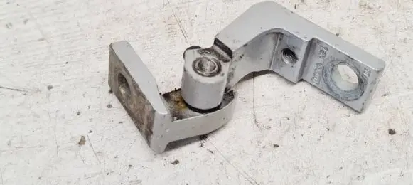 Audi A6 S6 C6 4F Rear door upper hinge 4F0833401B