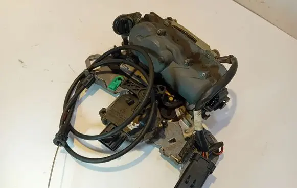 Chrysler Grand Voyager IV Rear door lock 800786