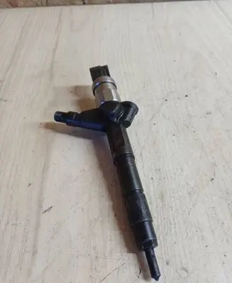 Fuel injector