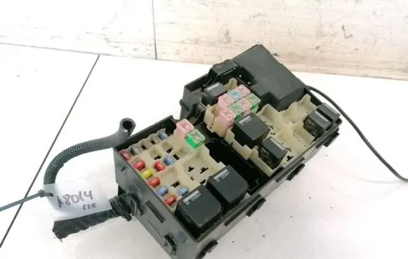 Volvo S40 Fuse box set 518818000 D00MB