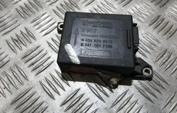 Mercedes-Benz E W124 Airbag control unit/module 0048202410 8411017160