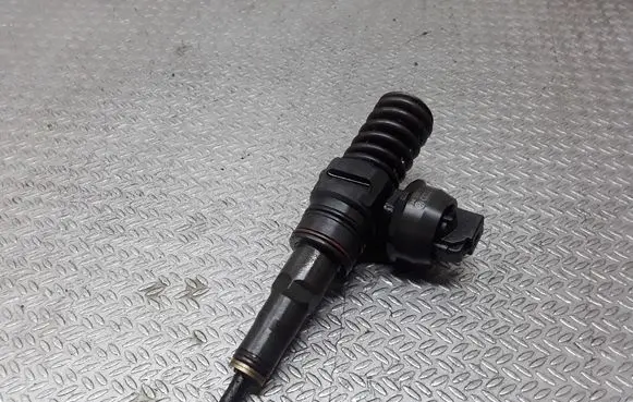 Audi A4 S4 B6 8E 8H Fuel injector 038130073AR