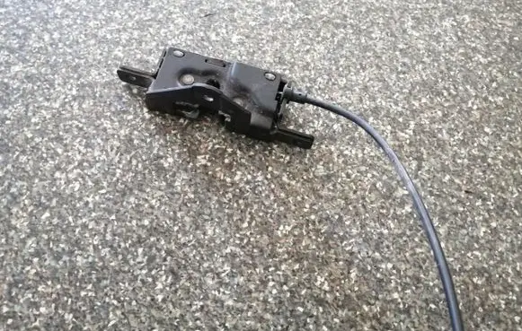 BMW X5 E53 Tailgate lock latch 8408964