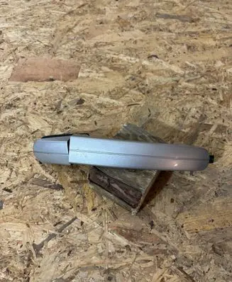 Ford Focus Loading door exterior handle/bracket AM51U22404C