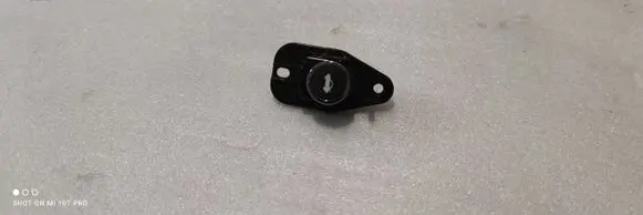 Dodge Challenger Tailgate/boot open switch button 68141864AA