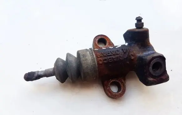 Subaru Legacy Clutch master cylinder
