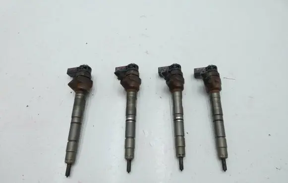 Volkswagen Tiguan Fuel injector 03L130277J