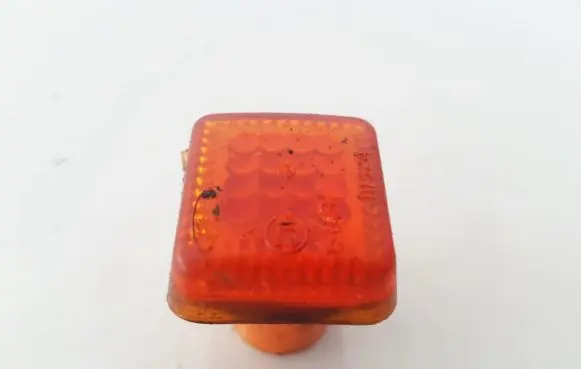 Front fender indicator light
