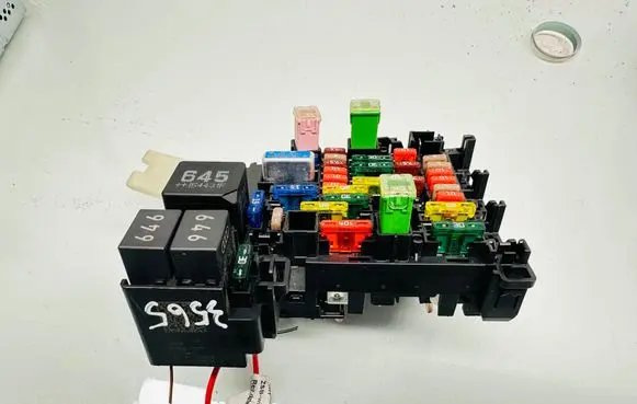Volkswagen PASSAT B8 Fuse module 5Q0937615C 07072015 WPE904183