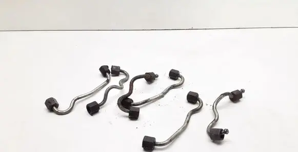 BMW X5 E70 Fuel injector supply line/pipe 