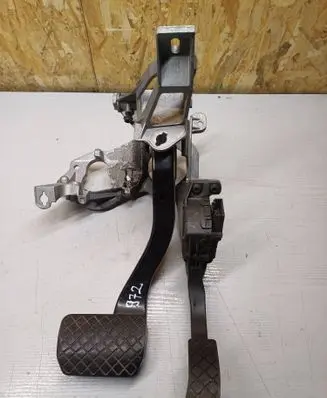 Audi A6 S6 C6 4F Pedal assembly 4F1721117B 4F1723523B
