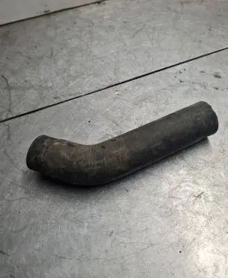 Volkswagen PASSAT B3 Engine coolant pipe/hose 357121101B