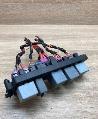 Volkswagen PASSAT B6 Other relay 1K1937503 7M0937632