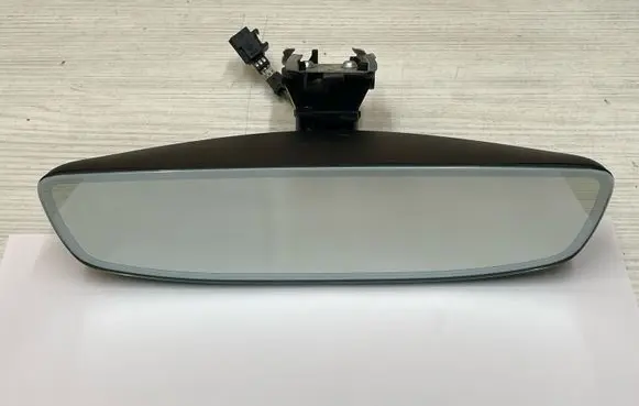 Rear view mirror (interior)