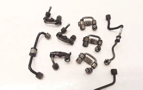 Jaguar XJ X350 Fuel injector supply line/pipe 