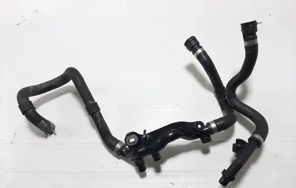 Volvo XC40 Engine coolant pipe/hose 32249934