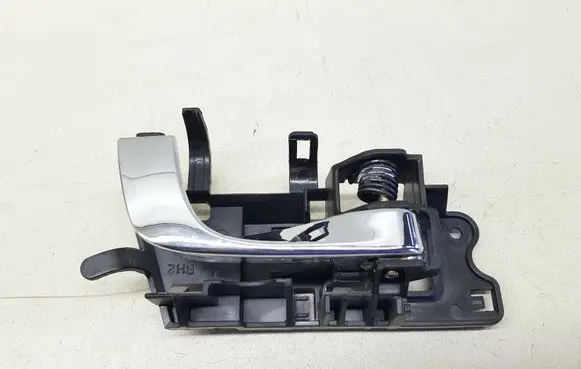 Cadillac CTS Front door interior handle 257078893 nr7328