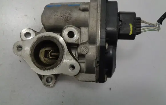 Renault Clio IV Throttle valve 147104647R