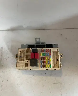 Maserati Quattroporte Fuse box set 501210100070 209876 4RCCH743F
