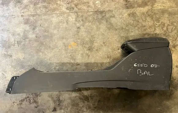 KIA Ceed Center console 846111H100 1404323 1296687