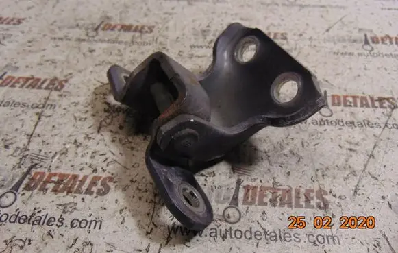 Lexus IS 220D-250-350 Front door lower hinge 