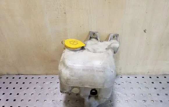 Subaru Forester SG Windshield washer fluid reservoir/tank E13002353