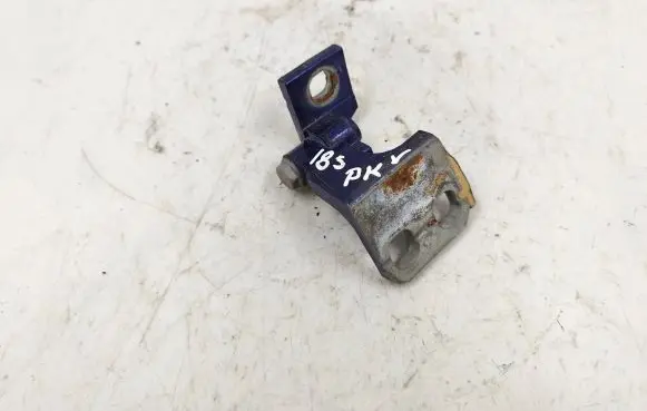 Alfa Romeo Giulietta Front door upper hinge A048903