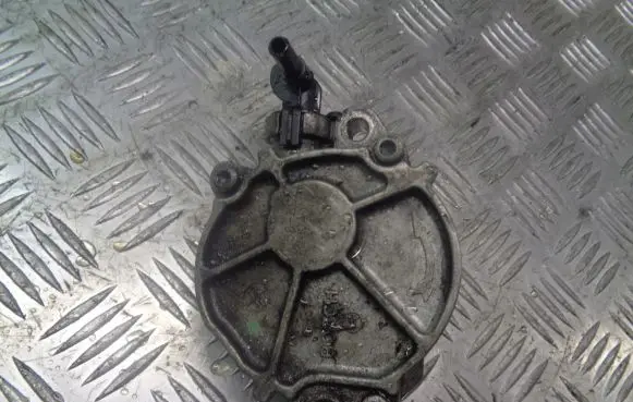 Citroen C4 I Vacuum pump D156-3C2