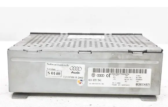 Audi A8 S8 D3 4E Radio/CD/DVD/GPS head unit 4E0035541