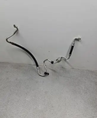 Renault Clio III Air conditioning (A/C) pipe/hose 8200915558