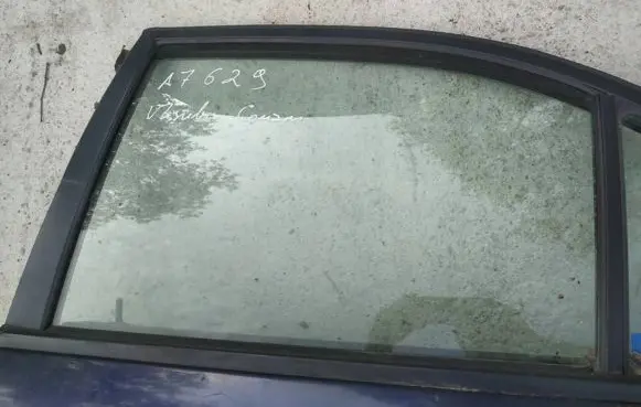 Mitsubishi Carisma Rear door window glass
