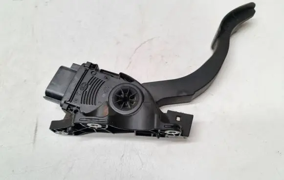 Volvo XC70 Accelerator throttle pedal 6G929F836BD 6PV00922001
