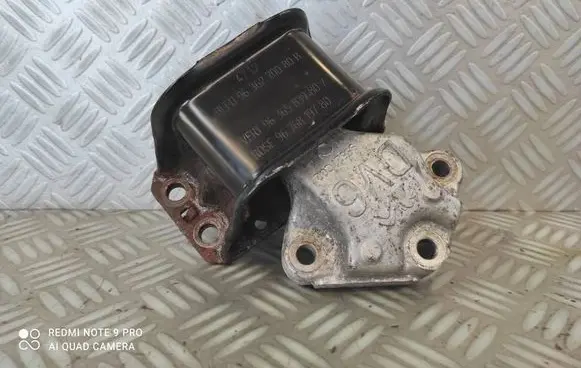 Engine mount bracket