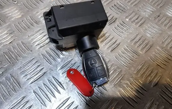 Mercedes-Benz GL X166 Ignition lock A16690528017