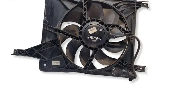Nissan Qashqai Radiator cooling fan shroud 