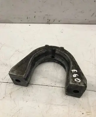 BMW 5 E60 E61 Engine mounting bracket