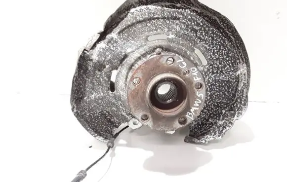 Rear wheel hub