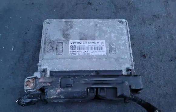 Seat Ibiza IV (6J,6P) Engine control unit/module 03E906023M