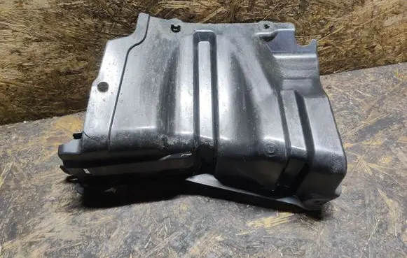 Suzuki Alto Engine splash shield/under tray 7239468K00