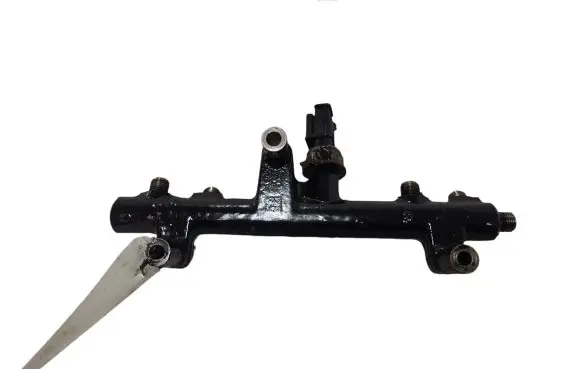 Citroen C5 Fuel main line pipe 9663305480