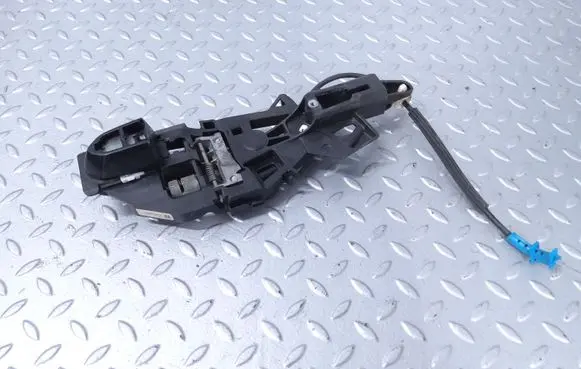 Cadillac ATS Front door interior handle 13506475 46082100