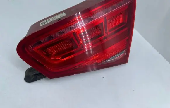 Audi A8 S8 D4 4H Tailgate rear/tail lights 4H0945094 E28012802