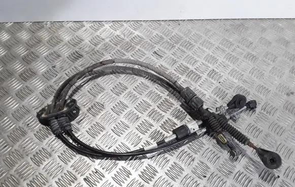 Ford Focus Gear shift cable linkage 4M5R7E395GC