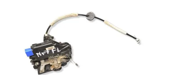 Volkswagen Touareg I Front door lock 991562101 3D1837015