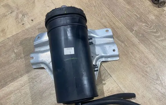 Active carbon filter fuel vapour canister