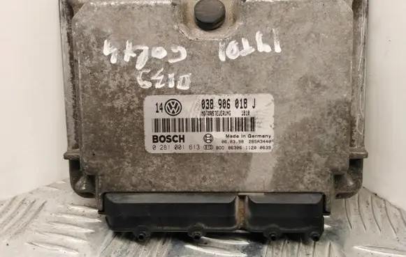 Volkswagen Golf IV Engine control unit/module 038906018J 0281001613
